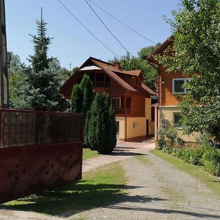 Casa Todea Hotel Câmpeni Exterior foto